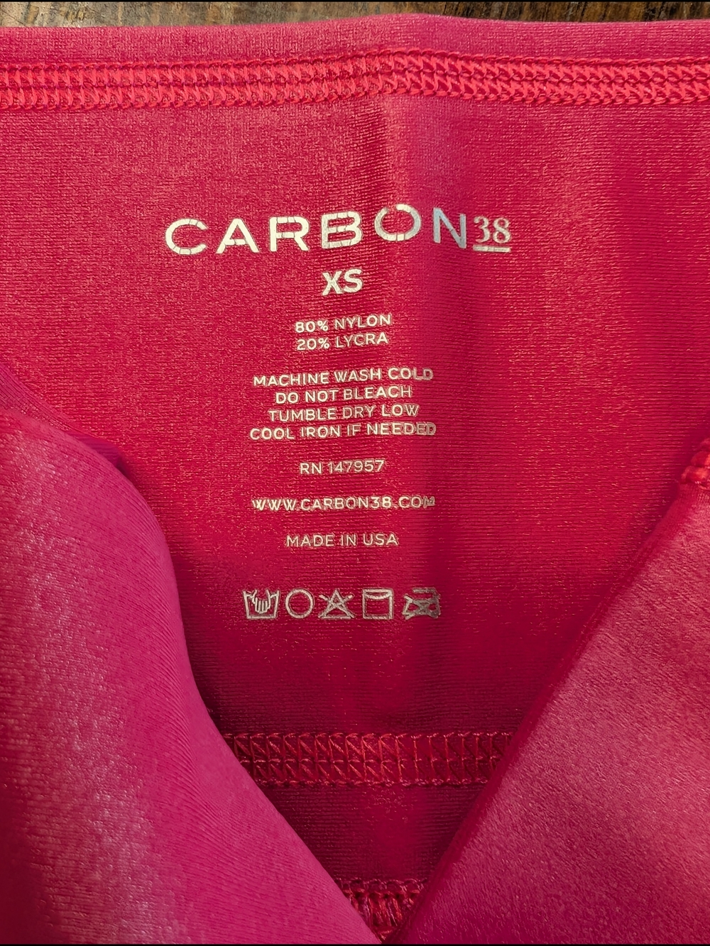Carbon38 Dark Pink High Shine Leggings Size XS Activewear Athleisure Yoga Gym - Picture 6 of 7